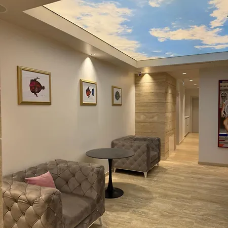 Aparthotel Navis & Mandre